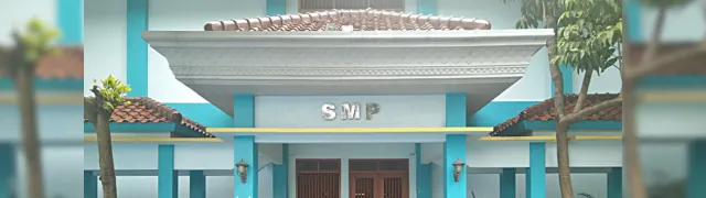 JUNIOR HIGH<br> Overview header gedung smp